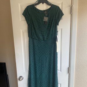 Adrianna Papell Emerald Green Formal Gown - size 12P
